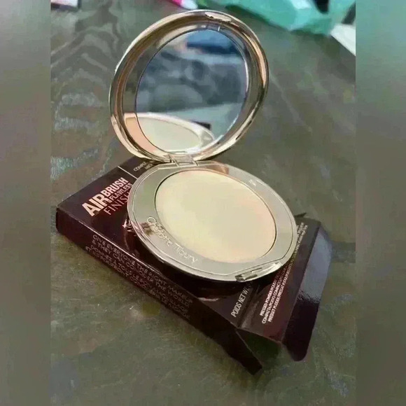 Charlotte Tilbury Other - Charlotte Tilbury Airbrush Flawless Finish Powder 2 Medium